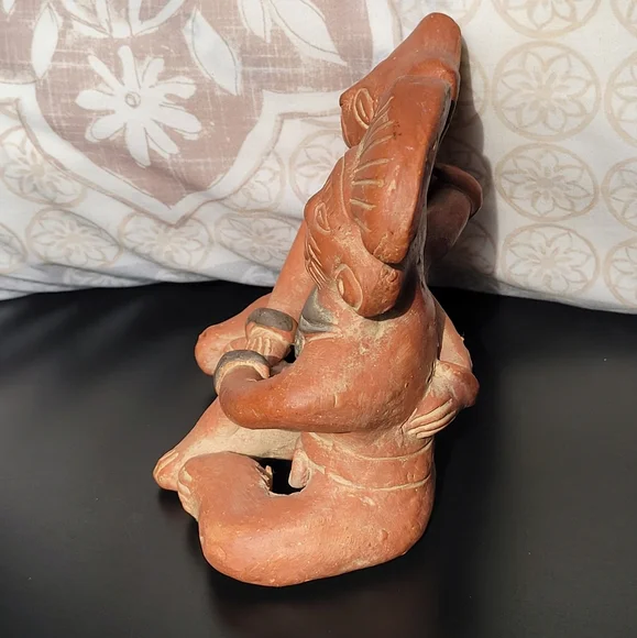 Pre-Columbian Style Mexican Folk Art Aztec Mayan Couple Connected Figurine